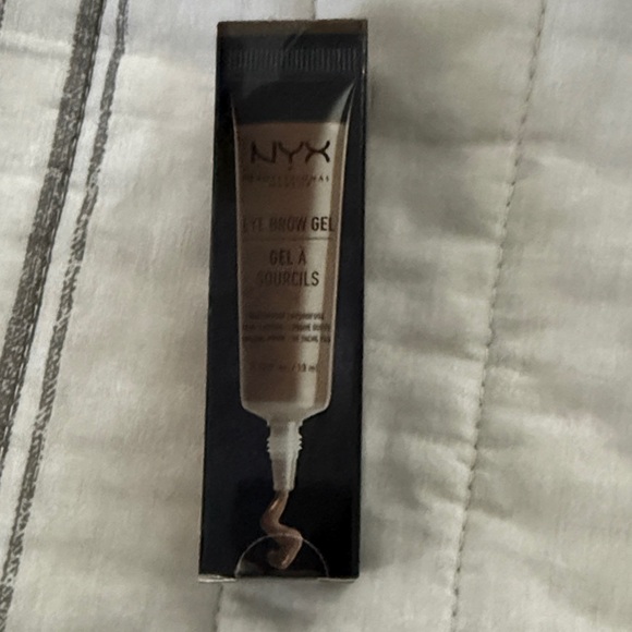 NYX Professional Makeup Brow Gel in Rich Brown - Picture 1 of 2